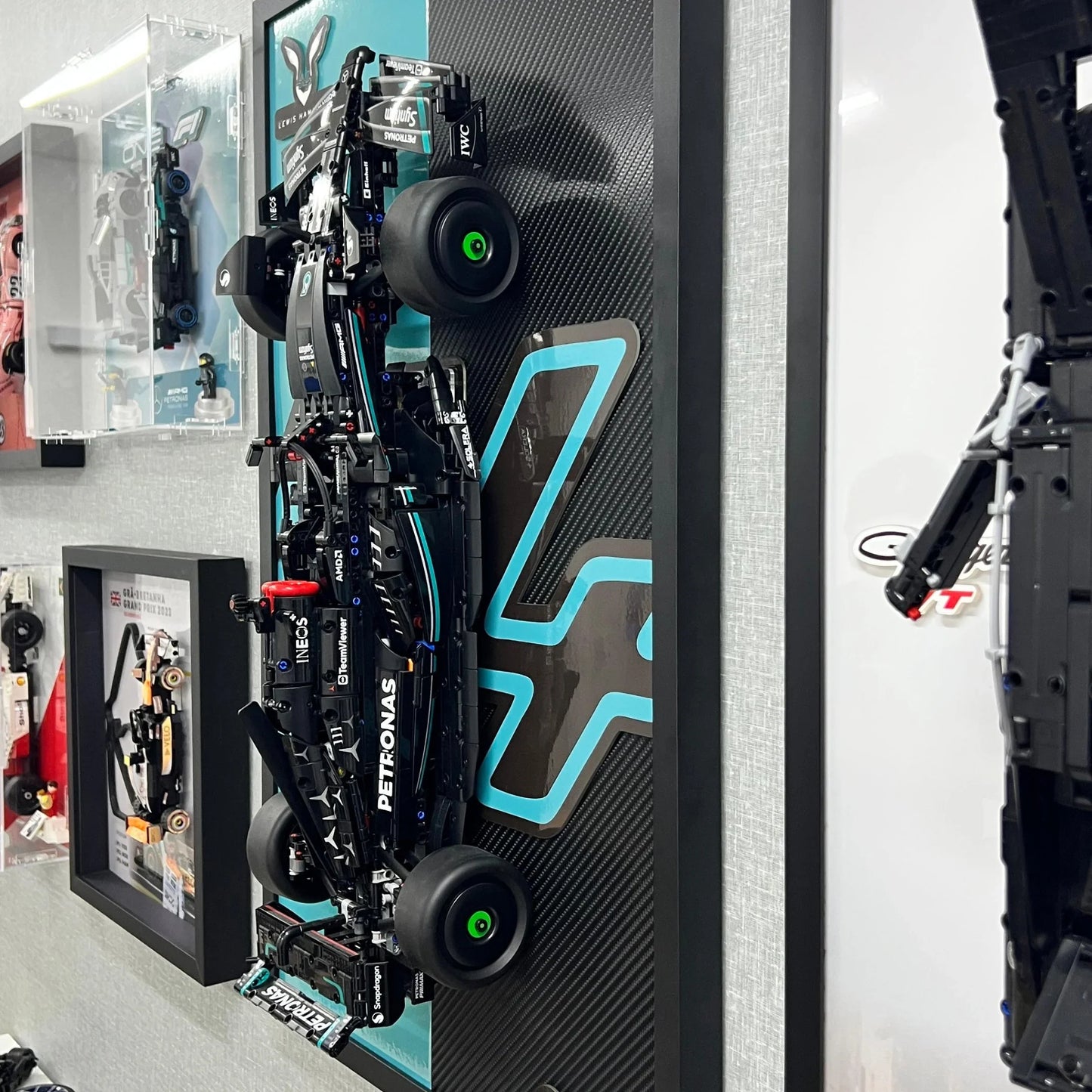 Compre Junto! Mercedes AMG W14 F1 + Quadro de Acrílico