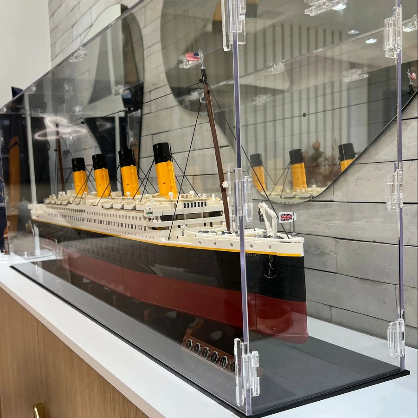 Expositor de Acrílico para o Titanic
