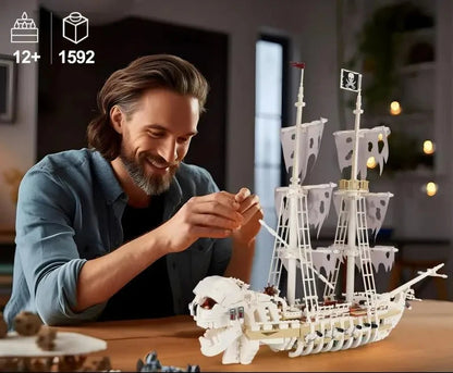 Navio Esqueleto Fantasma (1592 peças)